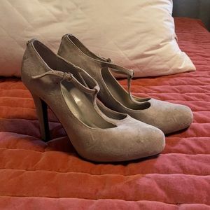 Guess suede heels